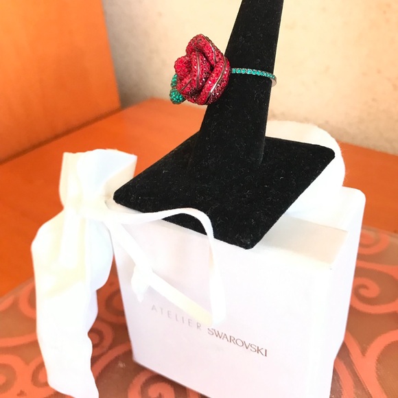 Atelier Swarovski Disney Rose Red and Green Ring in sz 58/8. NWB - Picture 4 of 12